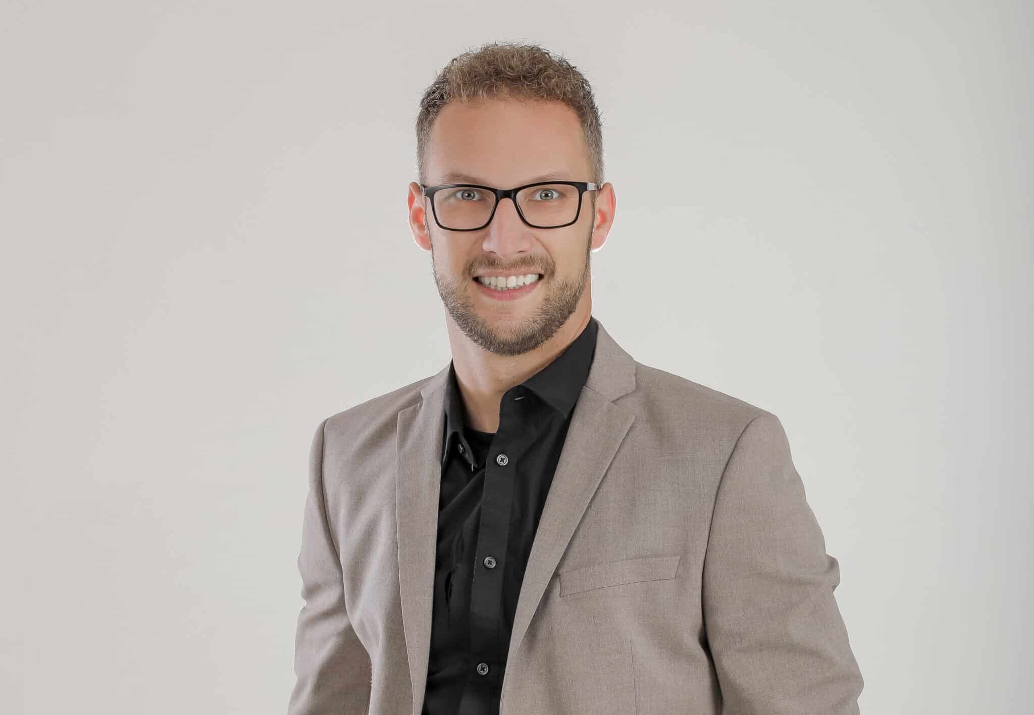 TOMASZ MAJEWSKI